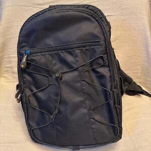Padded DSLR Camera Backpack w/ Adjustable Dividers – Black – Excellent Condition